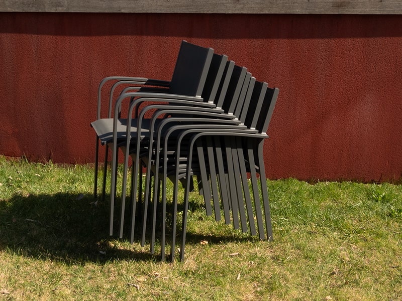 Fauteuils Eliot empilés - Mademoiselle Kayla - Les fauteuils qui s'empilent