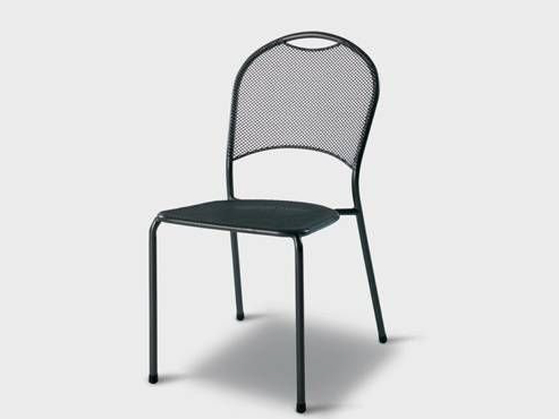 chaise pico- Mademoiselle Kayla - chaise sur fond blanc